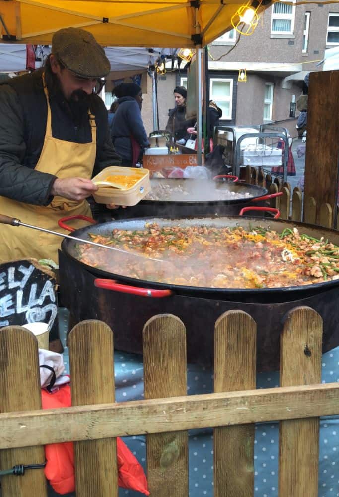 Famous-Streets-in-Edinburgh One of the best parts of Grassmarket is the street food. This was a delicious paella in the middle of the market.